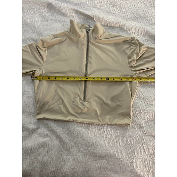 Meshki Ashlea Long Sleeve Zip Up Crop Top Sand Size Large - Picture 6 of 7